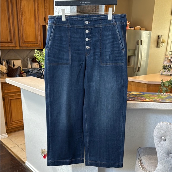 Chico’s Pull-on Wide Leg Cropped Jeans - Picture 5 of 15